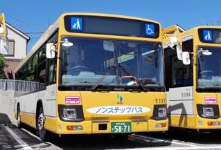 路線バス垂水・舞子線と明石線の運賃値上げを発表した山陽バスの車両（同社提供）