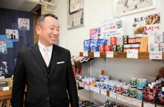 「『おいしいは私たちの喜び』につながる商品づくりを」と語るブンセンの田中智樹社長＝たつの市新宮町新宮