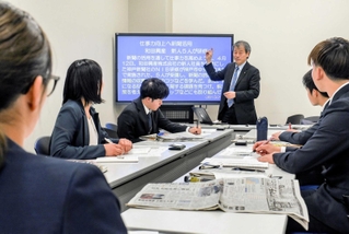 和田興産で２日間のプログラムで実施されたＮＩＢ研修＝神戸市中央区栄町通４