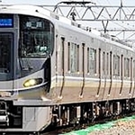 神戸ー大阪鉄道開業１５０周年の記念列車に使われる２２５系車両（ＪＲ西日本提供）