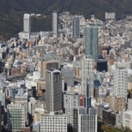 再開発などで変貌する三宮中心部（２０２２年１１月撮影）