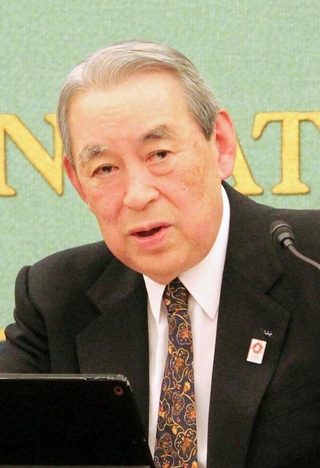 企業統治指針の必要性などについて語る関西経済連合会の松本正義会長＝東京都千代田区