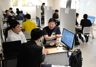 投資家と関西のスタートアップ経営者らが事業の将来性を語り合ったイベント＝大阪市北区