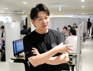 グランストーリー社長の越智敬之さん＝大阪市北区