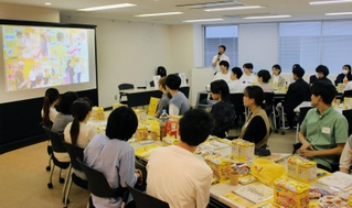 兵庫の企業の役員らが学生に仕事のやりがいなどを語った就活イベント＝東京都渋谷区