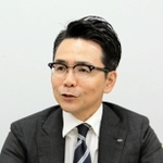 ２０２４年４月中間連結決算発表に臨むハイレックスコーポレーションの寺浦太郎社長＝大阪市中央区