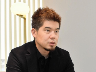 マイクロソフトが世界６カ所に拠点を置く「ＡＩ　Ｃｏ－Ｉｎｎｏｖａｔｉｏｎ　Ｌａｂ」の統括責任者の山崎隼さん＝神戸市中央区浜辺通５、神戸商工貿易センタービル