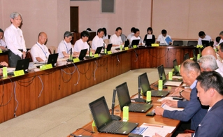 赤字が深刻な兵庫県内のＪＲローカル線の利用促進策について話し合った協議会＝県庁