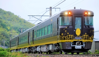 ＪＲ西日本の新観光列車「はなあかり」のイメージ（同社提供）