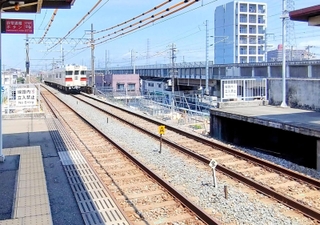 ホームの改良工事が進む山陽電気鉄道の別府駅＝加古川市別府町朝日町（同社提供）
