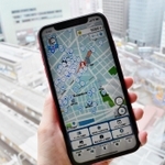 デンソーテンなどが開発したアプリ「Ｂｅ　Ｋｏｂｅ　Ｆｕｎ！」の画面。地図に提携店舗や観光スポットなどが示される＝神戸市中央区