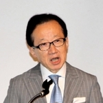 講演する北村滋・前国家安全保障局長＝神戸市中央区港島中町６