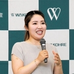 メジャー制覇を報告する女子ゴルフの古江彩佳選手＝神戸市中央区栄町通４、和田興産