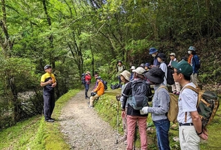 好日山荘の松本良一社長。「登山人口はもちろん、健康な人も好日山荘が増やしていきたい」と話す＝神戸市中央区三宮町１