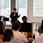 オープニングセミナーでは、人材研究所の曽和利光氏が採用市場の現状を解説した＝神戸市中央区加納町４