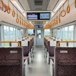 ＪＲ神戸線で「快速うれしート」が設定される２２５系車両の車内（ＪＲ西日本提供）