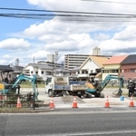 オーケーが出店に向け着工した、県道１９２号「尼宝線」沿いの用地＝尼崎市南武庫之荘11