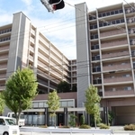 オーケーの兵庫１号店が１階でオープンを予定するマンション＝西宮市芦原町