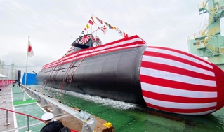 進水した潜水艦「ちょうげい」＝神戸市兵庫区和田崎町１