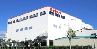 蒸し豆を製造するマルヤナギ小倉屋の社工場・第二工場＝加東市沢部（同社提供）