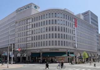 ２０２４年８月中間決算で売上高が好調だった大丸神戸店＝神戸市中央区