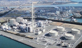 ２０２５年７月で廃止される関西電力赤穂発電所＝赤穂市加里屋（関西電力提供）