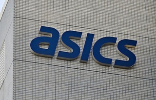 アシックス本社＝２０１９年１２月２４日、神戸市中央区港島中町７（撮影・秋山亮太）