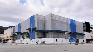 建設工事が進む「Ｓｙｓｍｅｘ　Ｋｏｂｅ　Ｉｃｅ　Ｃａｍｐｕｓ（シスメックス・コウベアイスキャンパス）」＝神戸市中央区脇浜海岸通２