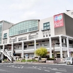 コープ加西が入る再開発ビル「アスティアかさい」。加西商工会議所もテナント入居する＝２０２３年４月、加西市北条町北条