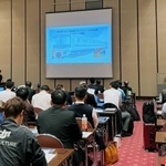 ドローン事業関係者が集まった「ドローン利活用プラットフォーム」の全体会議＝神戸市中央区港島中町６