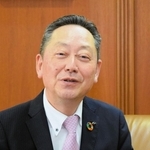 日新信用金庫の山本良一理事長＝明石市本町２
