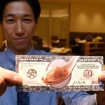 「京鼎樓（ジンディンロウ）ミント神戸店」が導入したチップ＝神戸市中央区雲井通７