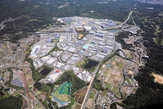 神戸複合産業団地の全景。手前にあるゴルフ練習場のすぐ上に、産団協の１９社が集まっている（２０２３年撮影、神戸市提供）