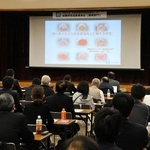 農業分野の最新の研究成果などが紹介された「試験研究成果発表会」＝神戸市中央区山本通４