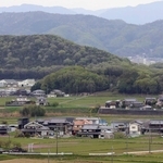 豊かな自然が広がり、集落が点在する。高齢化、人口減を乗り越える国土計画、経済政策が求められて久しい＝加西市