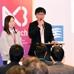 「神戸イノベーション・コミュニティ」の発足式で、自社を紹介する参加企業の新規事業担当者＝神戸市中央区浪花町、起業プラザひょうご