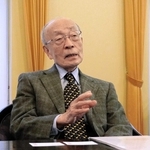 神戸医療産業都市の四半世紀を振り返る井村裕夫・京都大名誉教授＝京都市左京区、芝蘭会館別館