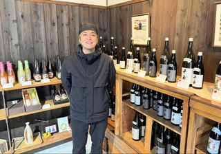 有機栽培されたコメで日本酒製造に取り組む山名酒造の山名洋一朗社長＝丹波市市島町上田