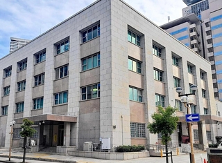 日本銀行神戸支店。今年の金利の動きはどうなるだろう＝神戸市中央区（筆者撮影）