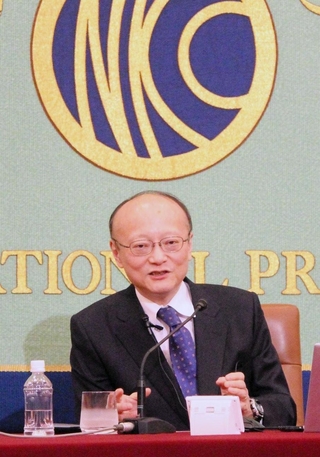 日本記者クラブで講演する神戸市顧問の神田真人氏＝22日午後、東京都内