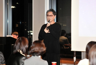 阪神・淡路大震災当時の経験などを話すポトマックの金指光司会長＝神戸市中央区加納町４、アンカー神戸