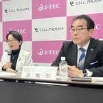 会見するＶＣ　Ｃｅｌｌ　Ｔｈｅｒａｐｙの高橋政代社長（左）とジャパン・ティッシュエンジニアリングの畠賢一郎社長＝東京都内（同社提供）