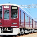 阪急電鉄が２月２４日から宝塚線で運行を始める新型車両「２０００系」＝宝塚市平井７、同社平井車庫