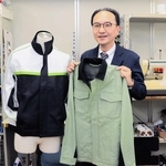 兵庫県内を中心に、学校や企業、官公庁向けに制服や作業服を販売するトモヤの友久一徹社長＝神戸市長田区二葉町４