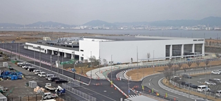 建設が進む神戸空港国際線用の第２ターミナル＝神戸市中央区（撮影・風斗雅博）