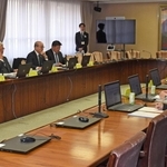 賃上げや適正な価格転嫁について意見交換した兵庫県政労使会議＝県庁