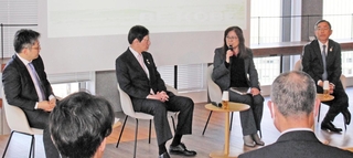 大都市制度のあり方について意見を交わしたパネル討議＝神戸市中央区加納町４、アンカー神戸