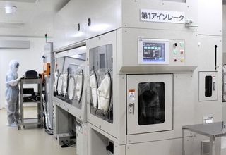 歯髄幹細胞を採取、培養するエア・ウォーター子会社の専用設備。研究所開設に伴い増強し、ほかの病気の治療法確立も目指す＝神戸市中央区港島南町１