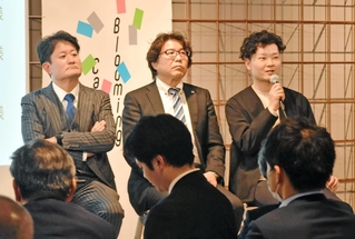 「ＤＸゼミナール」で取り組んだ経験などについて語るＫＬＡＳＳの頃安憲司取締役（右）ら＝大阪市北区