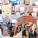 県内外の企業が集った「マイナビ就職ＥＸＰＯ」の会場＝神戸市中央区港島中町６、神戸国際展示場